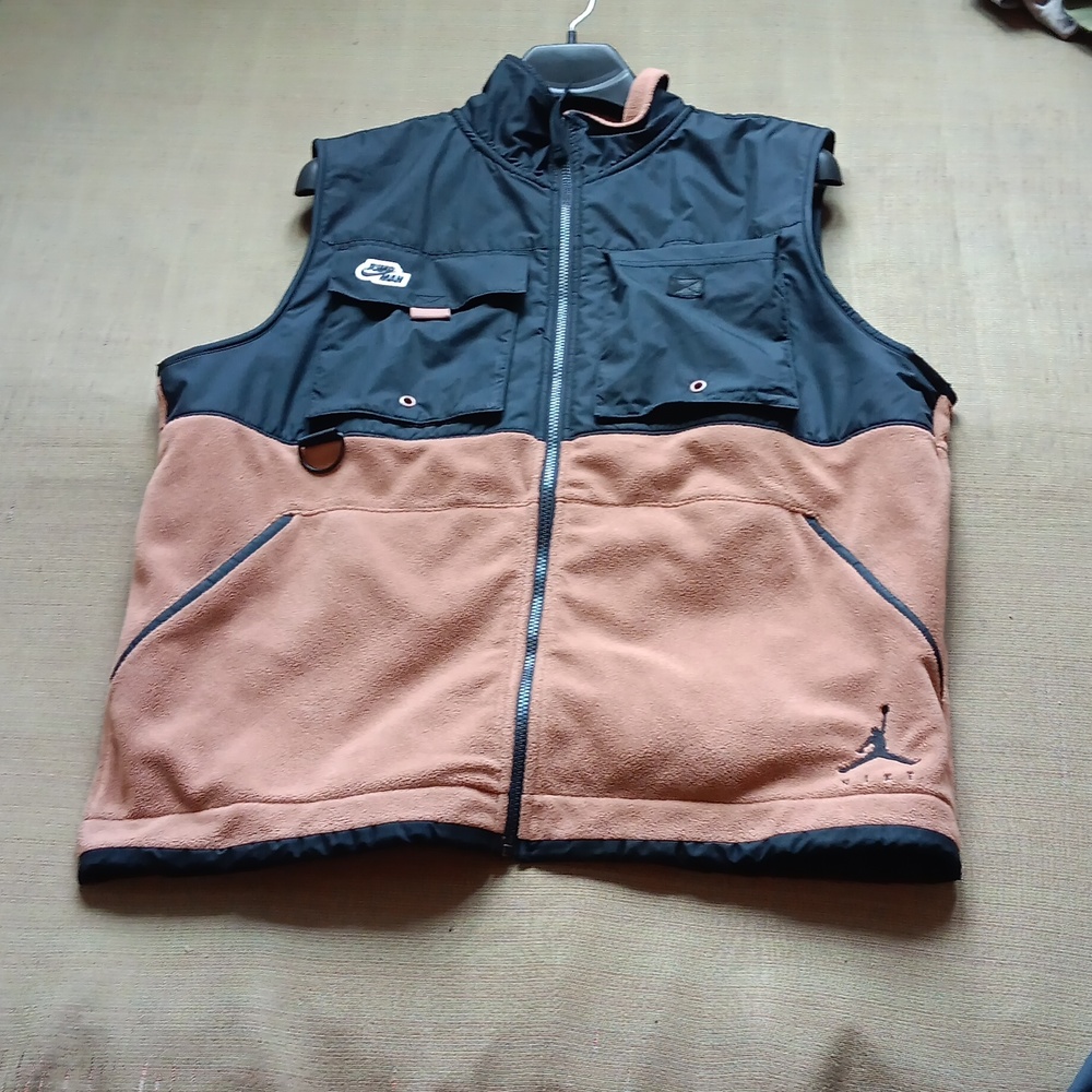 JORDAN/NIKE Fleece very fresh only worn 2 times on special occasion matches well